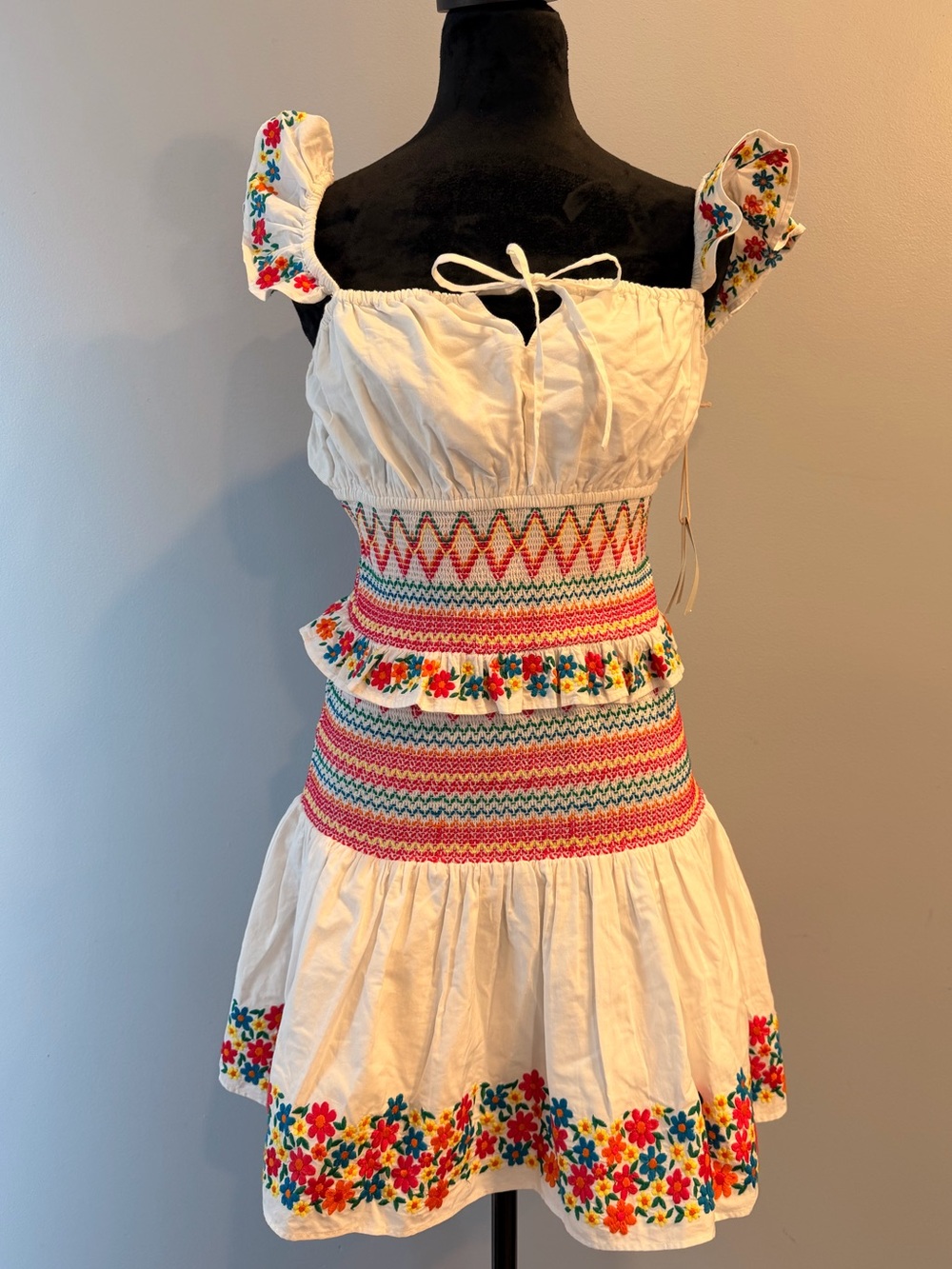 Tularosa White Smocked Dress with Multicolor Embroidery size M NWT Floral summer